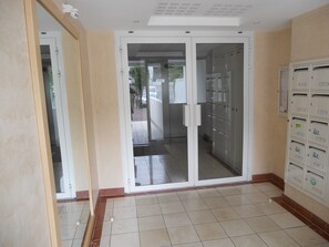 L'ENTRÉE